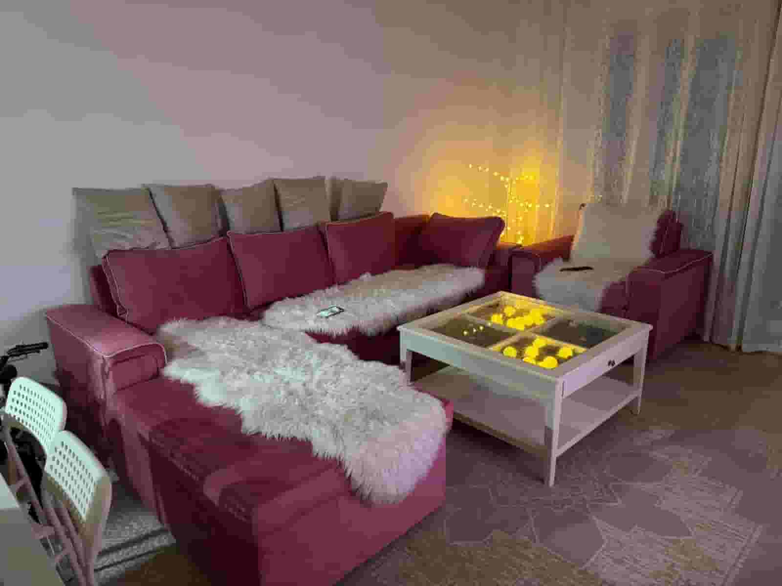 Sofa set with peiilo and table