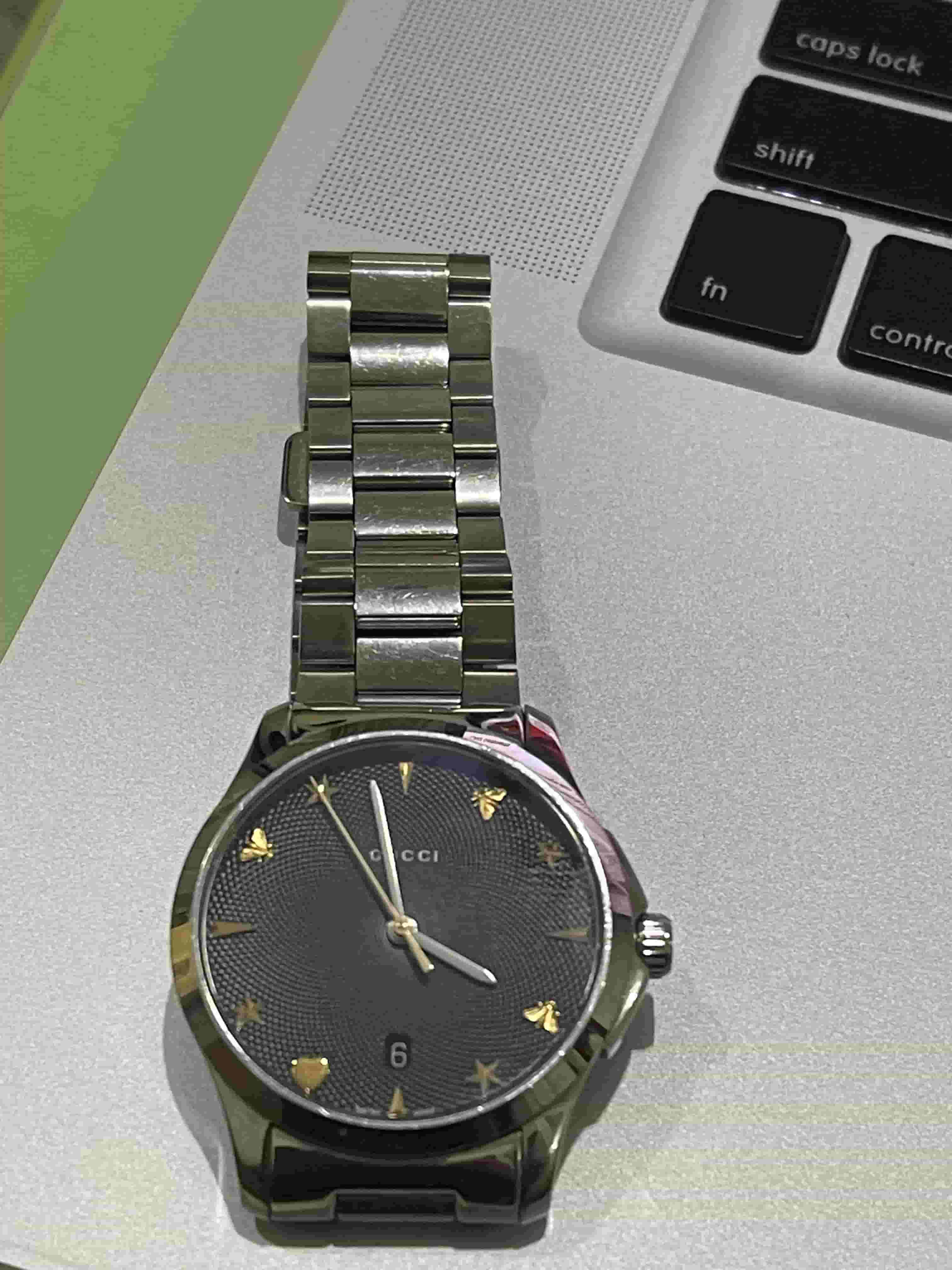 Men's hand watch (Gucci)