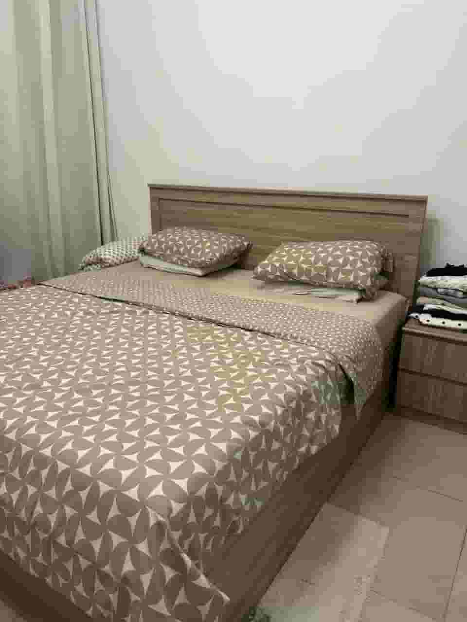 Buying and selling used furniture 