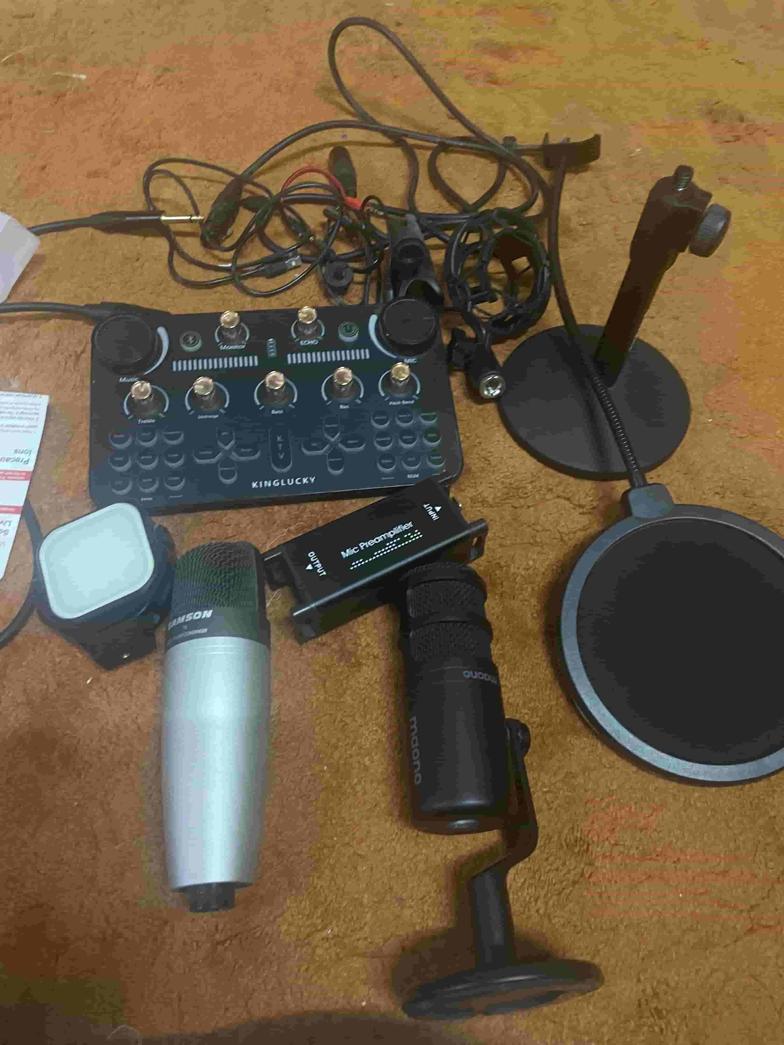 Microphone and sound system Microphone and sound system